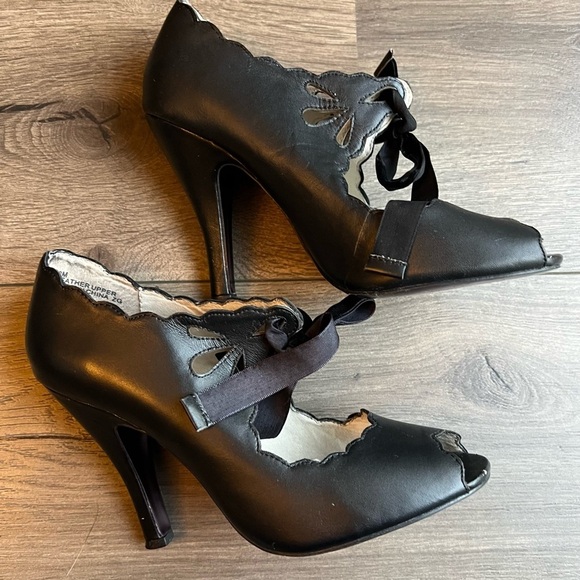 Mojo Moxy Black peep toe heels with velvet tie size 8 - Picture 7 of 10